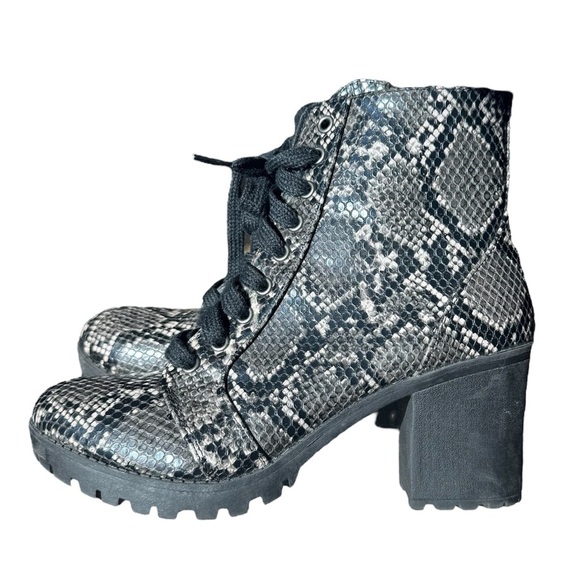 Time & Tru Stylish Black and Brown Lace-Up Ankle Boots With Side Zipper Size 9 - Picture 4 of 7